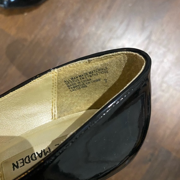 Size 7 black Steve Madden heels - Picture 4 of 4